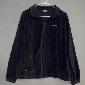 Women’s large fleece Columbia jacket
